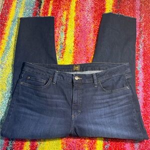 Lee straight-leg dark wash stretch jeans Women’s Plus Size 18 Short Classic